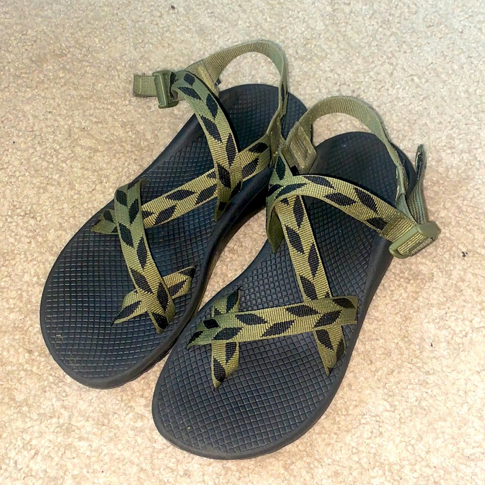 NEARLY NEW! Womens ZCloud2 Chaco’s - Green